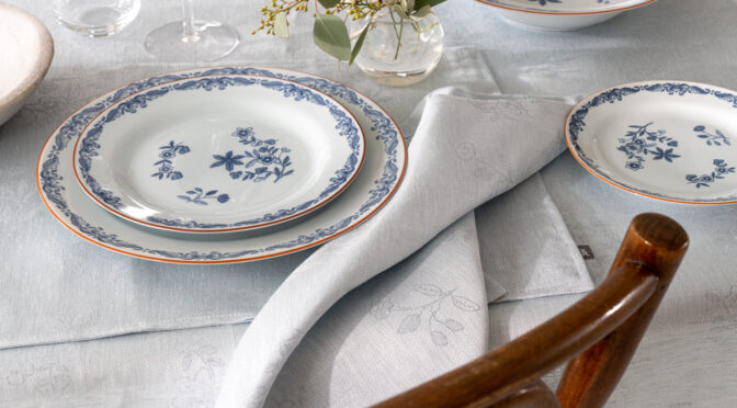 Festliga stunder med nya Ostindia textilier och serveringsdelar i Ostindia svart